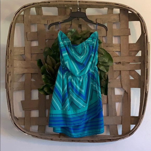 Express dress - Picture 1 of 4